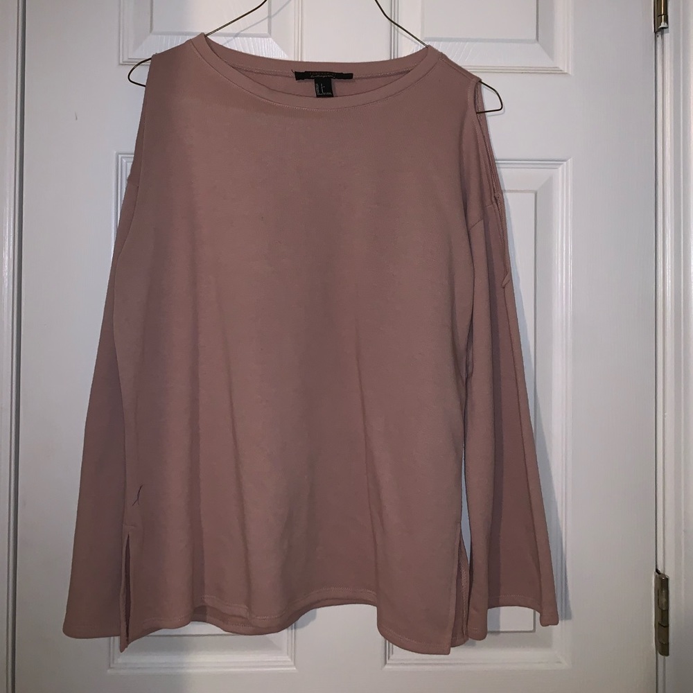 Sweatshirt with shoulder openings